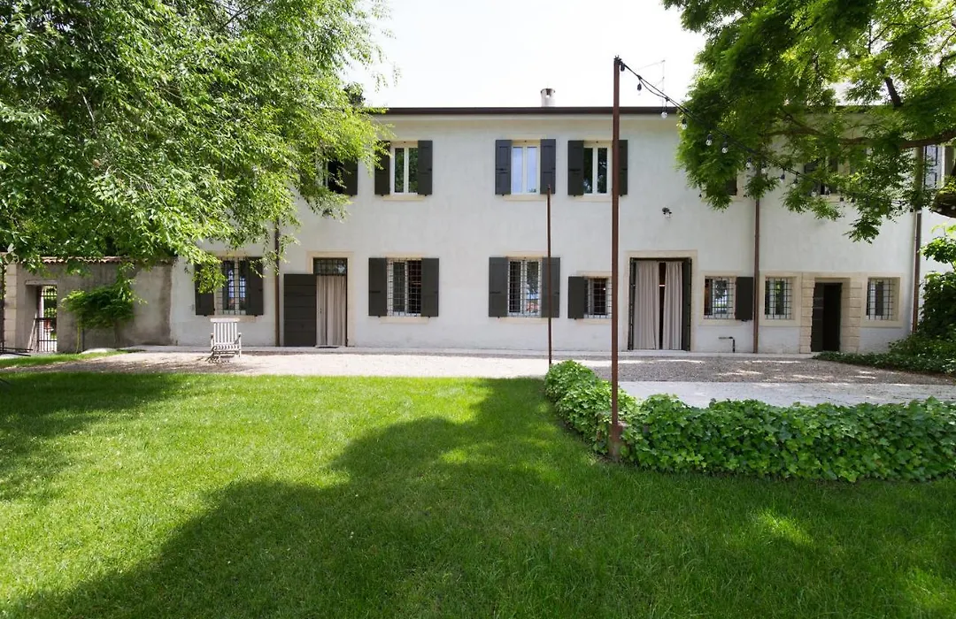 Villa Saccomani-1